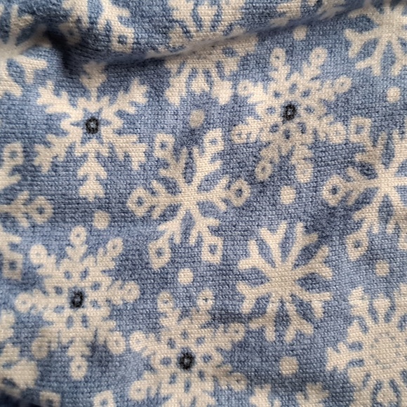 Cuddle Duds Blue/Gray Snowflake Pajamas - Picture 4 of 6